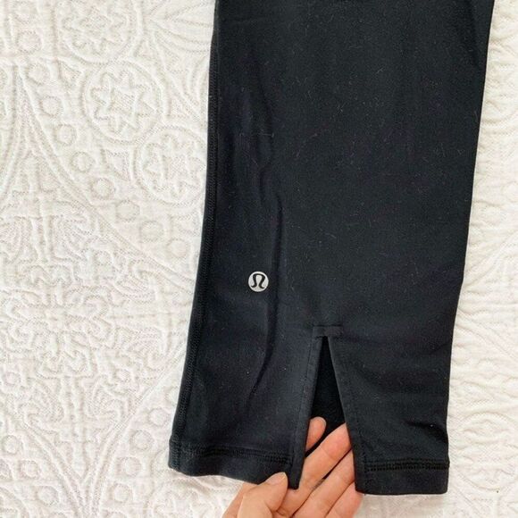 Lululemon Gather & Crow‎ Crop (Sz 4, 21" Inseam) Black - Picture 5 of 10